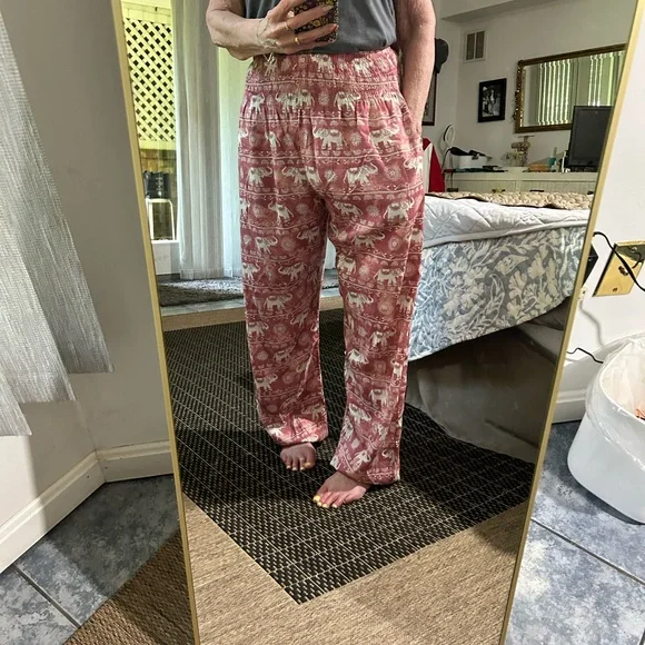 Lotus & Luna red elephant pants - Picture 4 of 5